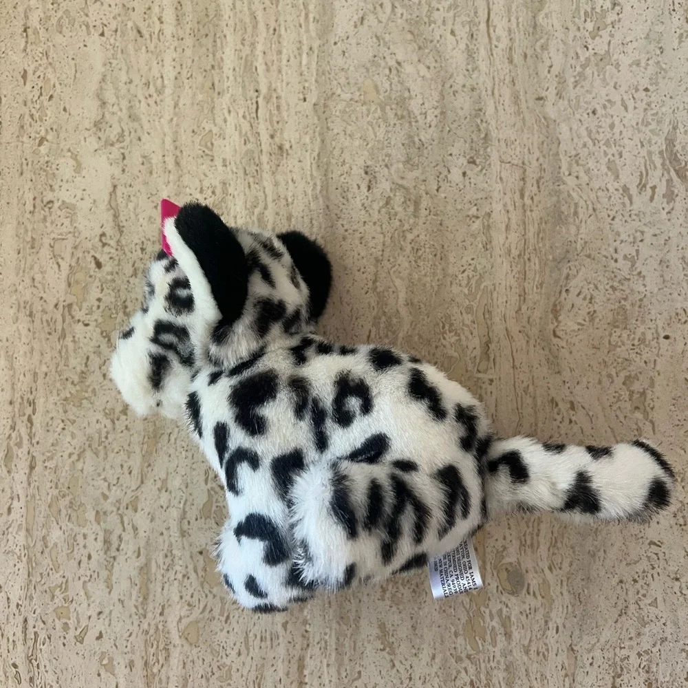 Vintage Eukanuba Snow Leopard